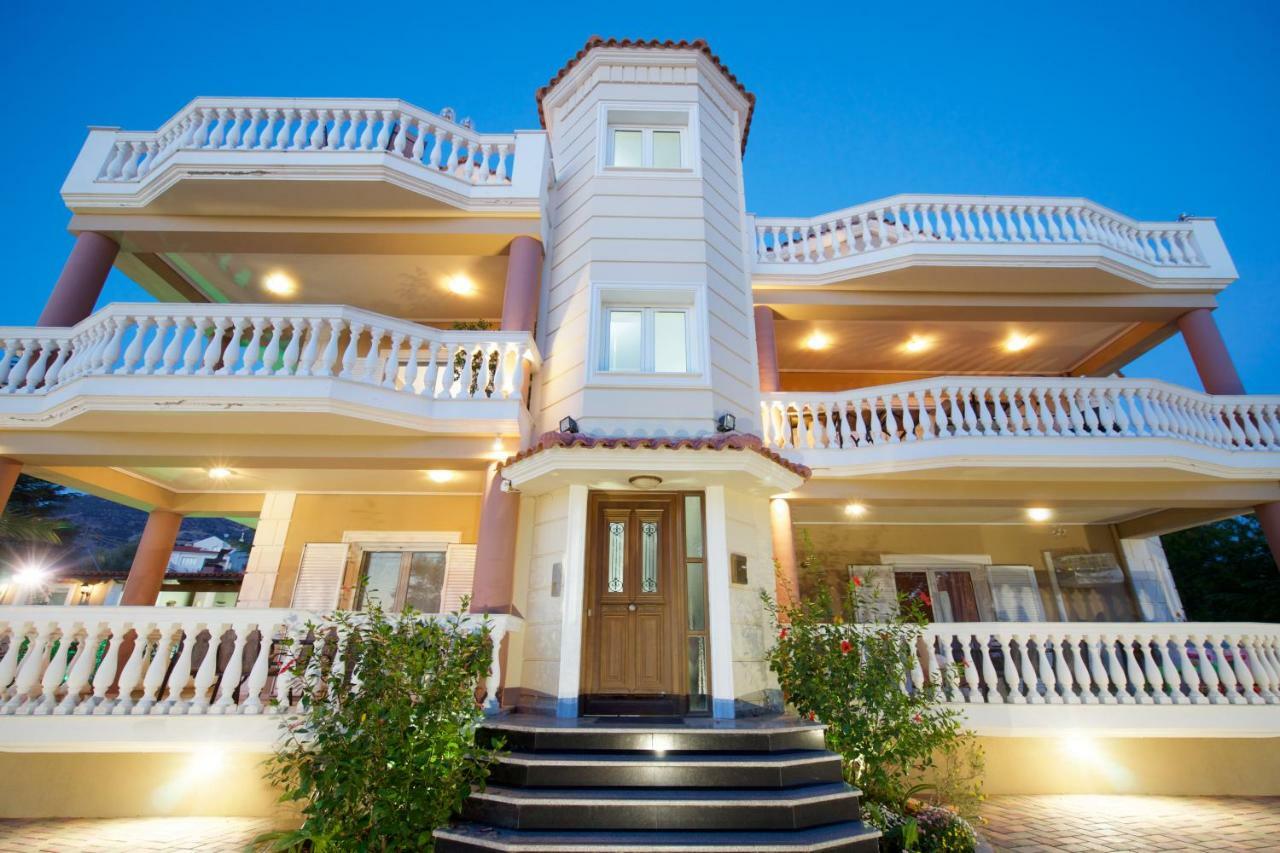 Helenas Apartment Razata Bagian luar foto